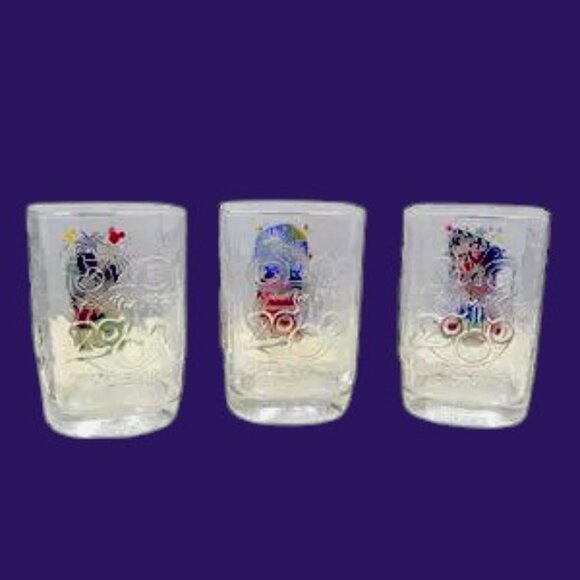 Vintage Walt Disney World-McDonald's Micky Celebration 2000 Tumblers - Picture 7 of 9